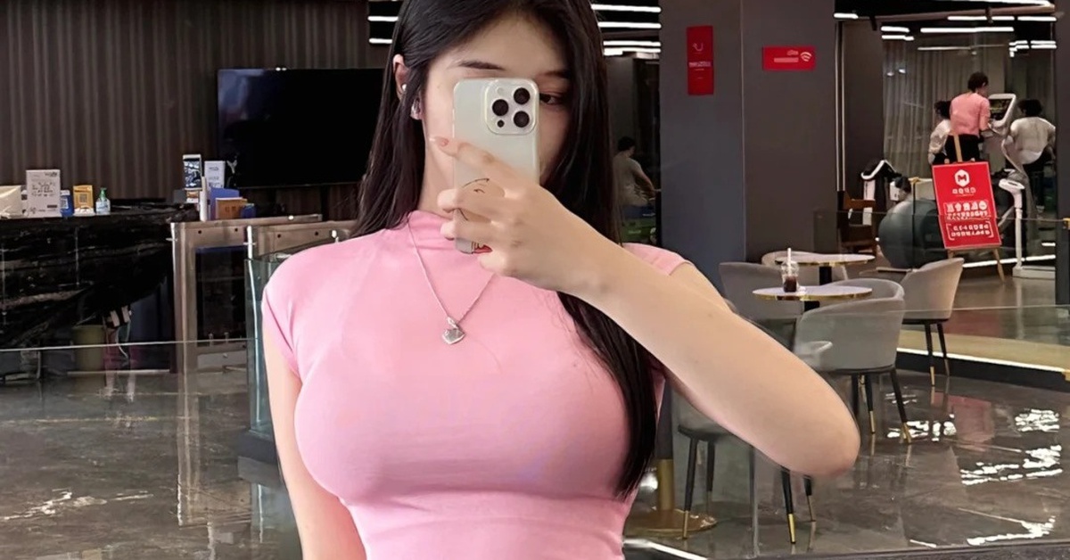 Gallery - “Ngứa mắt” vì hội mặc đồ gym thiếu vải, người đi tập lên tiếng: "PT của tôi bảo phải mặc hở vì..."