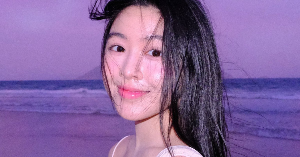 Gallery - Lọ Lem không mặc bikini, ra biển vẫn là nữ thần!