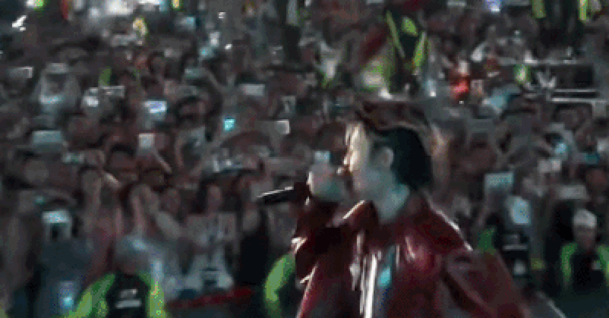 Cú sốc ngày Cá tháng 4: Nam thần “mặt rắn” showbiz bất ngờ tuyên bố giải nghệ