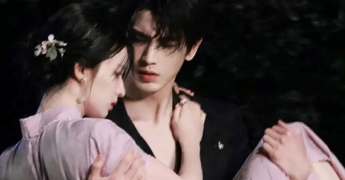 Gallery - Chiếc váy bó chịt, mỏng dính khiến Vương Sở Nhiên bị chê cười