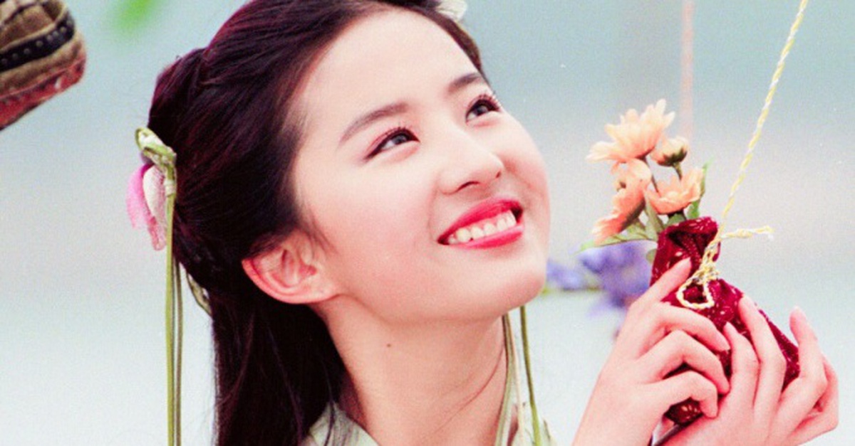 Người cười hở lợi "đẹp khủng khiếp", giai nhân cổ đại phải "làm nền"