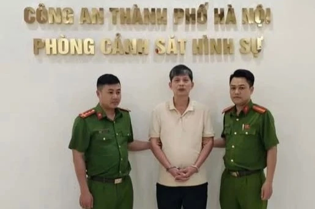 Hà Nội: Lái ô tô chắn lối vào hầm chung cư, người đàn ông bị khởi tố