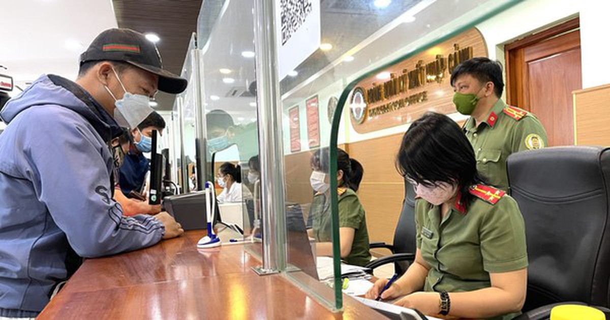 Cục Thuế thông báo: Những người có tên sau ở TPHCM, Hà Nội và một số địa phương khác bị tạm hoãn xuất cảnh