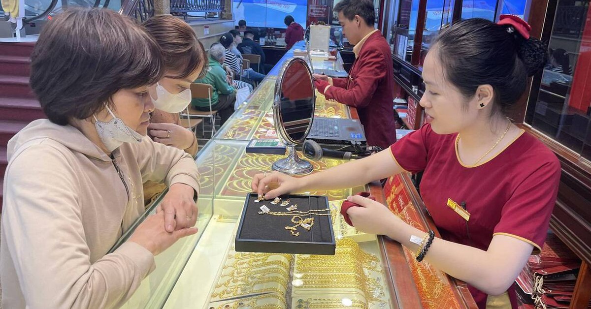 Giá vàng hôm nay 16/4: Quay đầu đi xuống