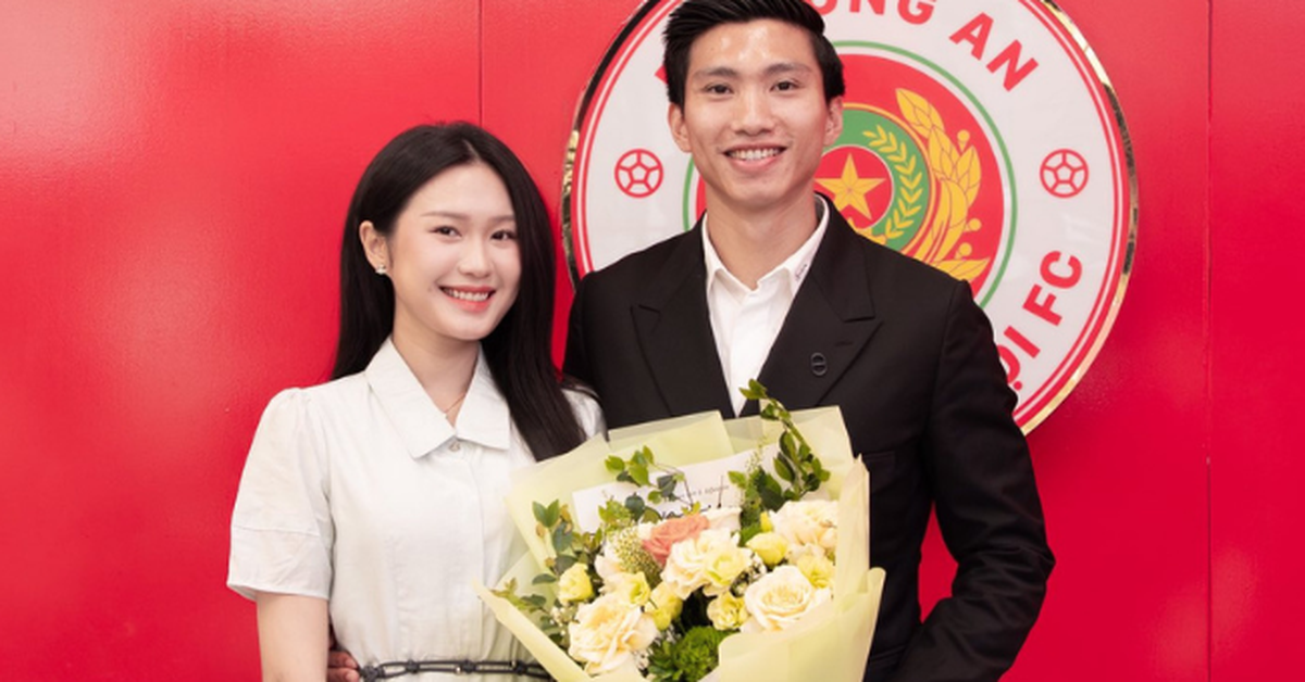 Đoàn Văn Hậu đăng ảnh tình tứ bên Doãn Hải My, ôm eo cực ngọt
