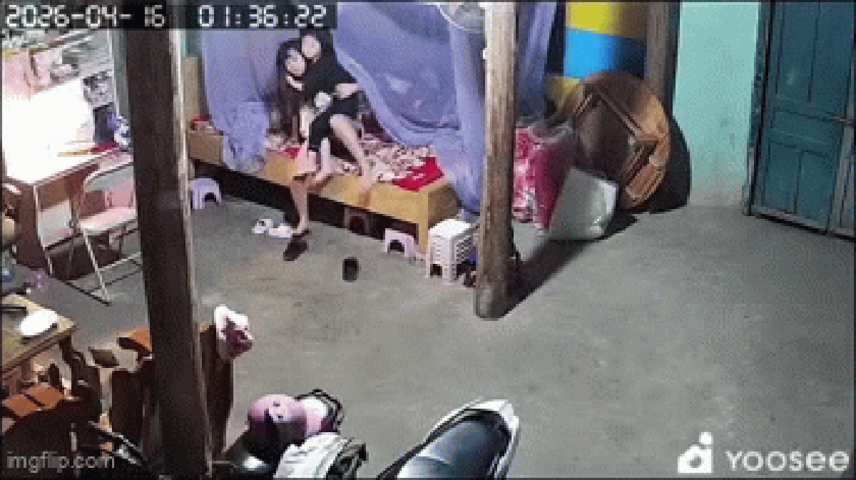 Mưa đá rơi thủng mái nhà, chị gái bế em chạy thoát lúc nửa đêm: Người mẹ lên tiếng