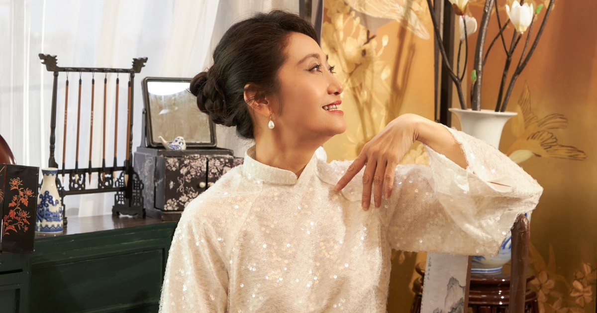 Nữ diễn viên Việt đến dự tiệc nhà đại gia chỉ uống nước suối, không làm nghề nào khác vẫn mua 3 miếng đất ở TP.HCM
