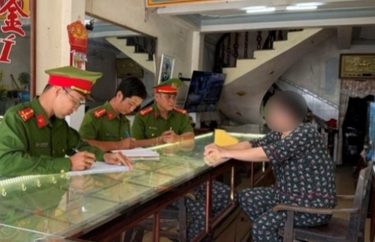 Phát hiện người đàn ông SN 1969 sắp phát sinh giao dịch 300 triệu đồng tại Agribank, công an dùng biện pháp nghiệp vụ làm rõ