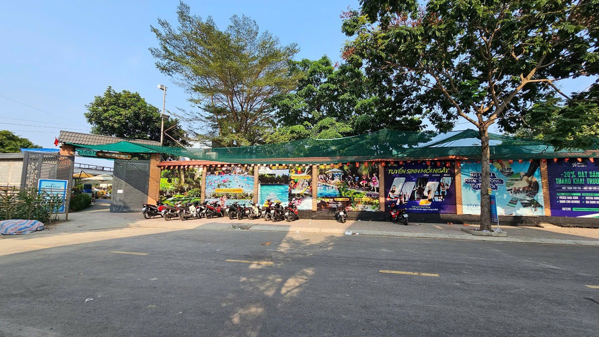 Bé trai 6 tuổi đuối nước tử vong tại hồ bơi ở TP.HCM