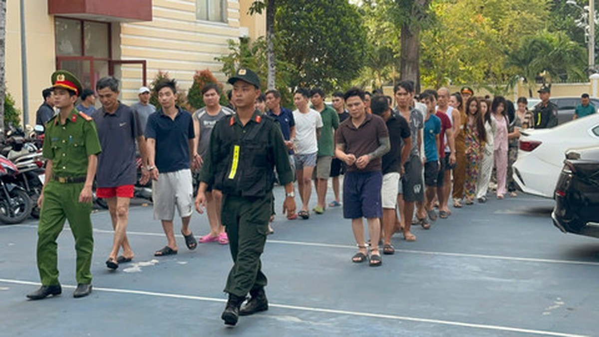 Phá đường dây ma túy khủng, khởi tố 26 đối tượng trong mạng lưới tội phạm "gia đình hóa"