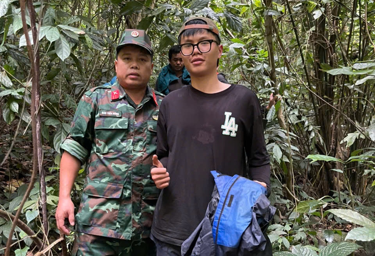Nam sinh kể 2 ngày mất sóng điện thoại, tự xoay xở khi lạc giữa rừng Tam Đảo