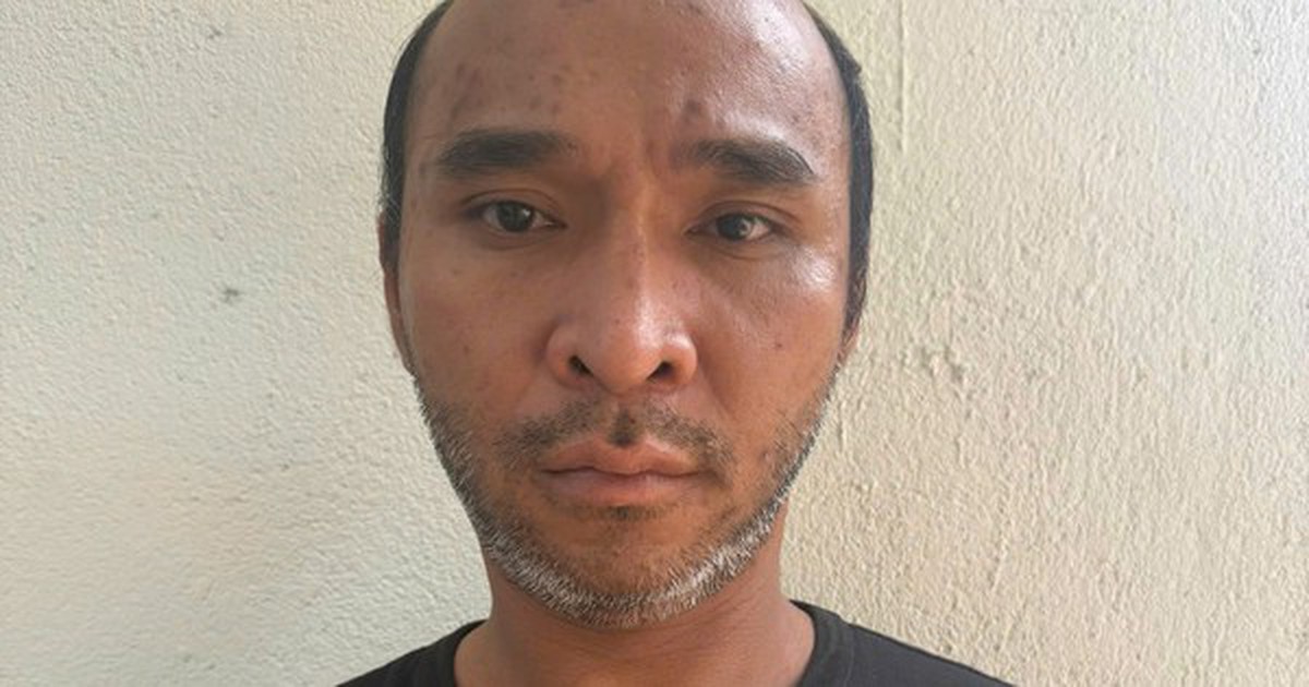 Vừa mãn hạn tù, ca sĩ lô tô bị bắt vì giật điện thoại du khách nước ngoài