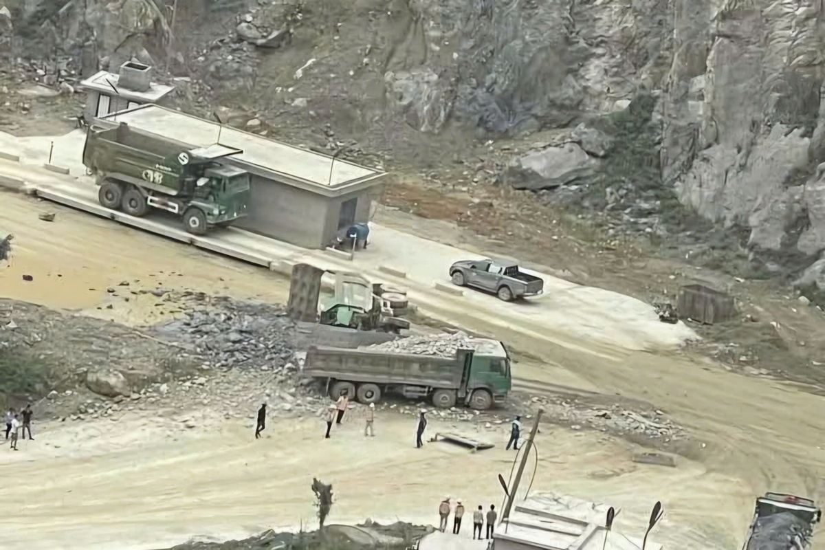 Hai xe ben va chạm trong mỏ đá tại Ninh Bình, 2 tài xế tử vong