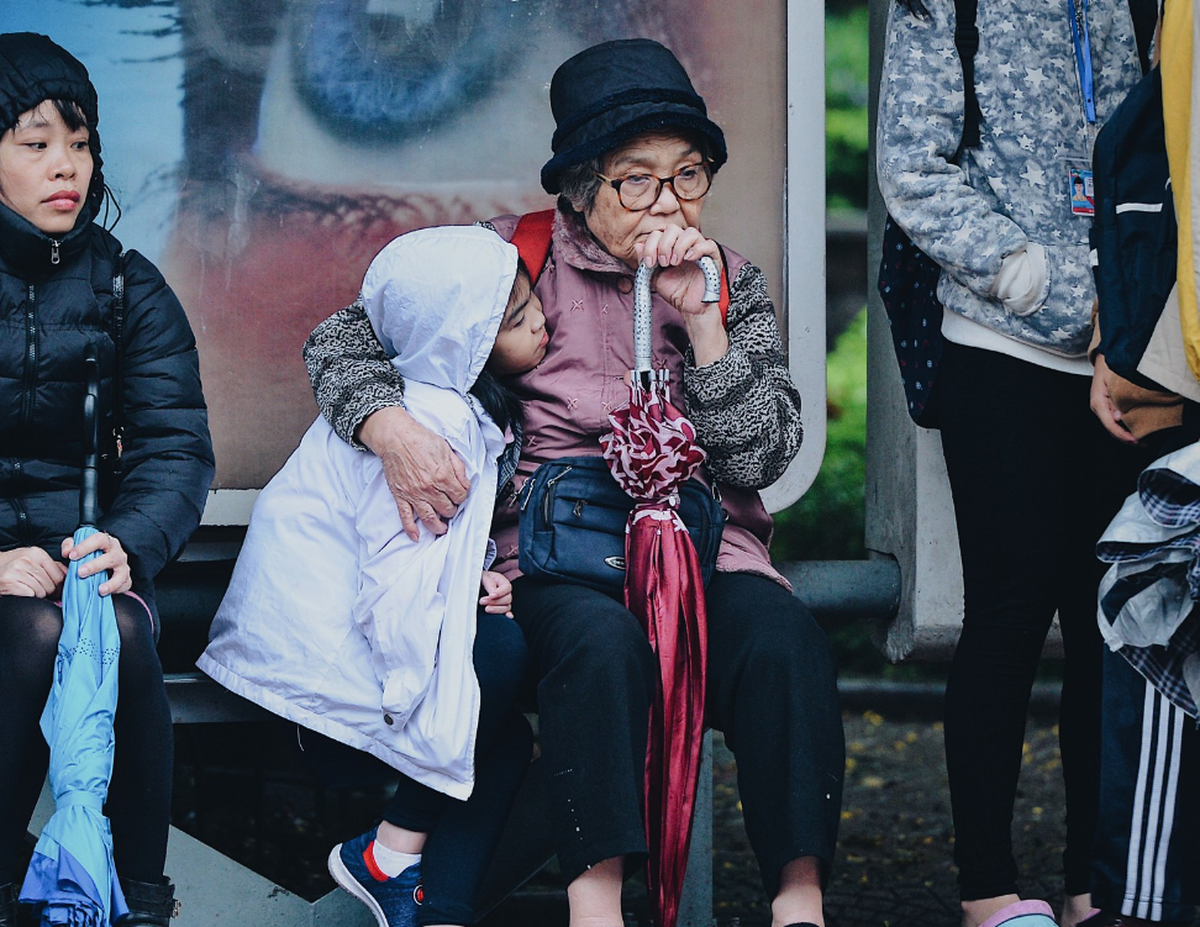 Đêm nay, không khí lạnh tràn xuống, miền Bắc mưa dông diện rộng