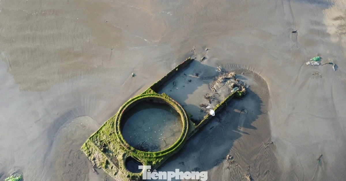 Cận cảnh vật thể giống xác xe tăng ở biển Quy Nhơn