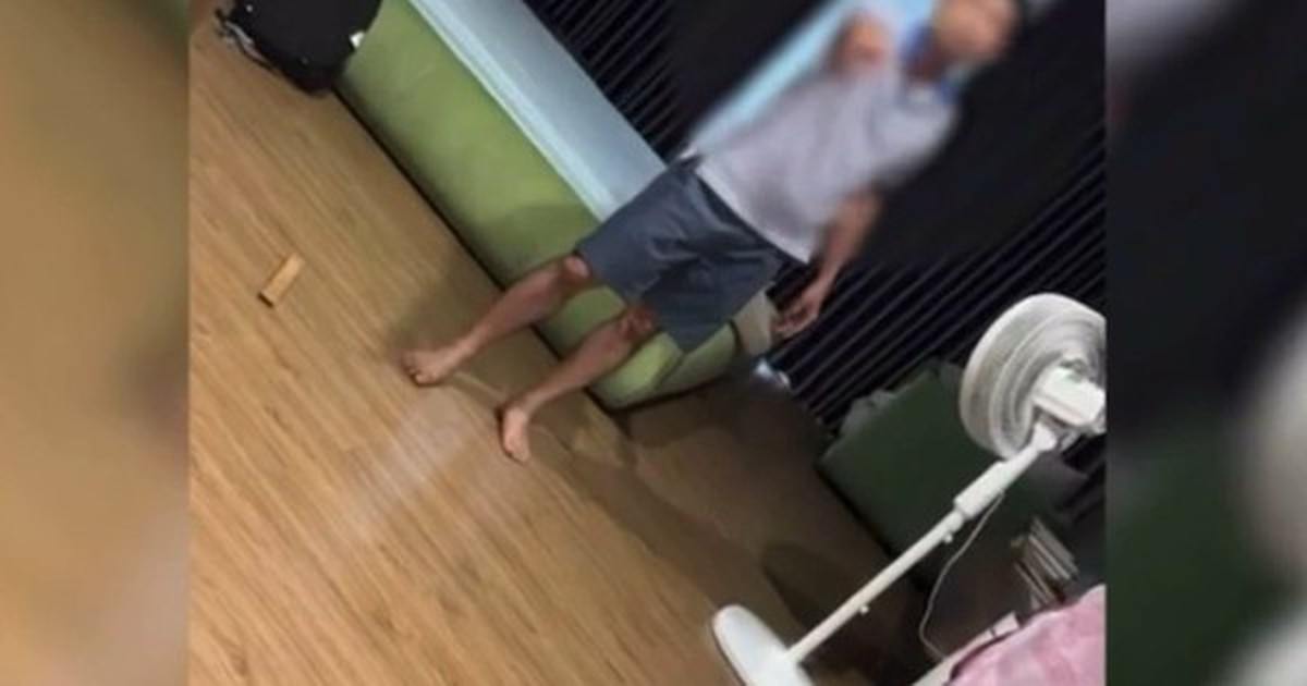 Xác minh clip người đàn ông vung dao dọa thợ khóa ở TPHCM