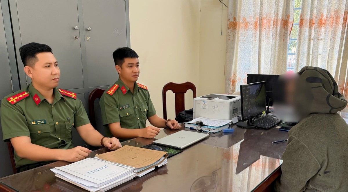 "Chế" clip camera để bôi nhọ hàng xóm, người đàn ông bị phạt