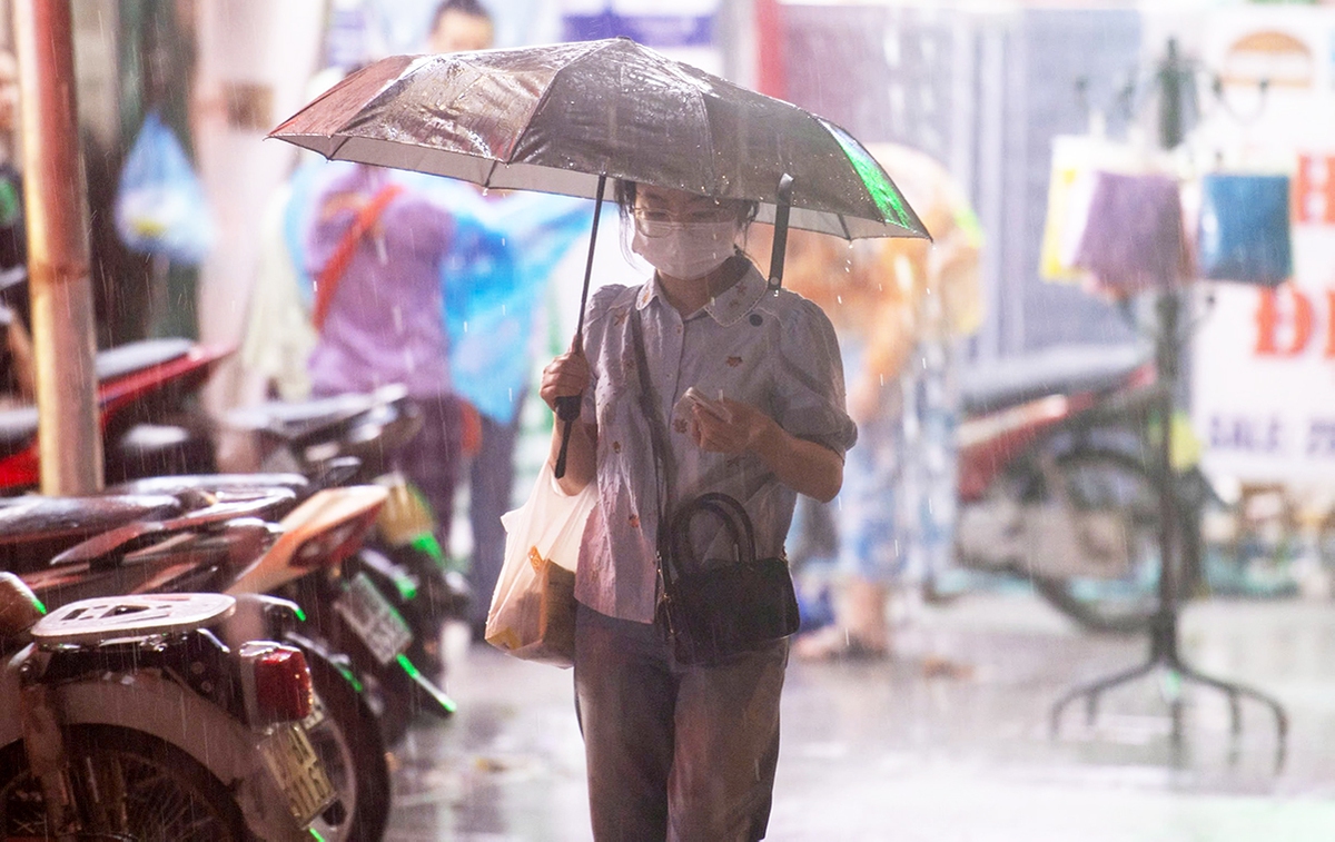 Dự báo thời tiết ngày 3/4: Miền Bắc chuyển mưa lớn, miền Trung nắng nóng