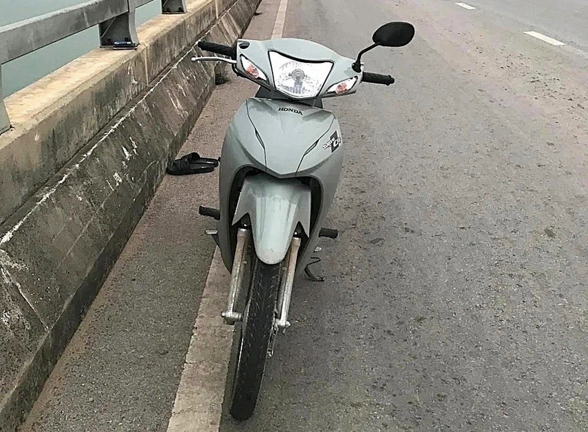Tìm thấy thi thể người đàn ông 34 tuổi để lại xe máy trên cầu rồi mất tích, xót xa hoàn cảnh gia đình