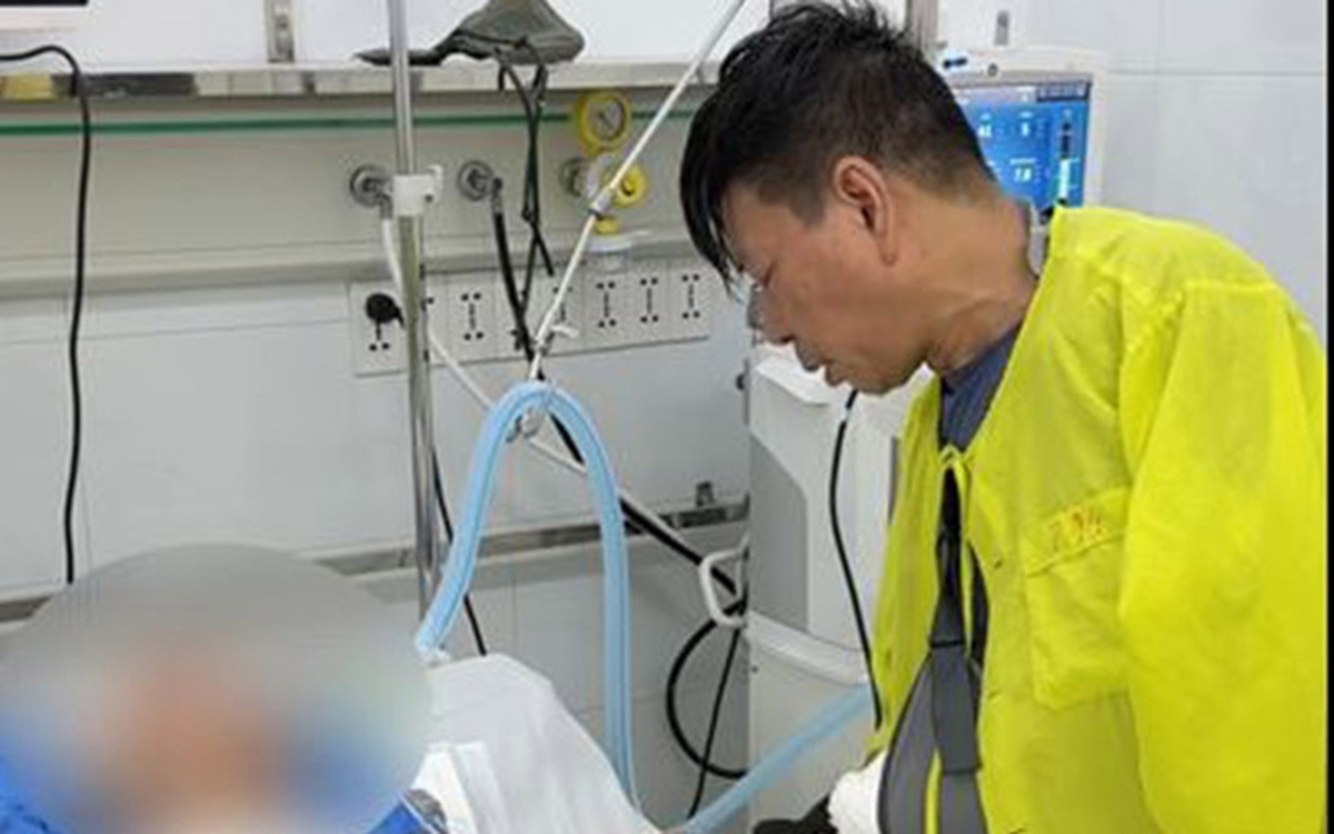 Người cha bật khóc nói lời tiễn biệt con trai trước ca hiến tạng cứu 4 người