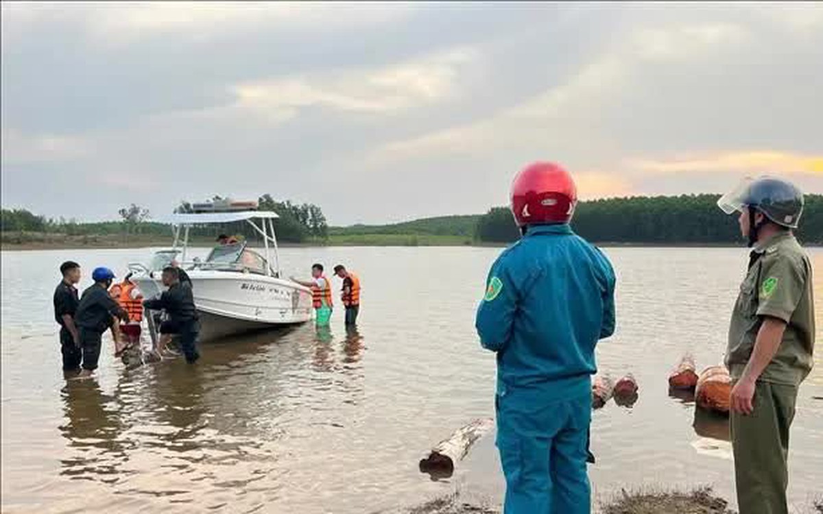 Một du khách tử vong và một người mất tích do đuối nước tại Quảng Ngãi