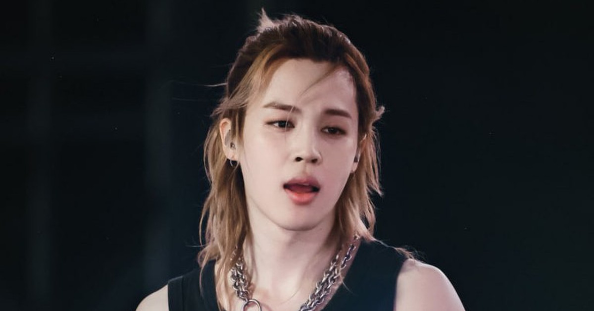 Thành viên nổi tiếng nhất nhì BTS gây tranh cãi vì vô tư khạc nhổ, văng tục giữa concert