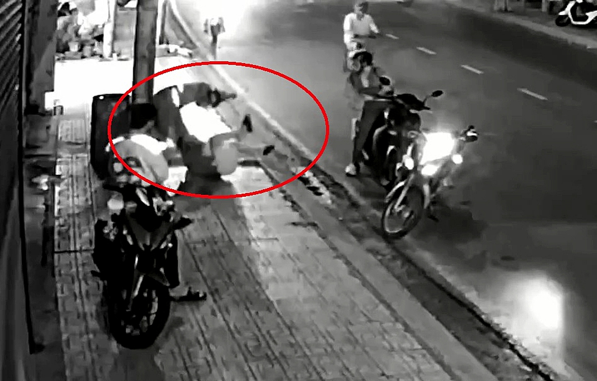 Lời khai của tài xế xe ôm công nghệ chặn đánh người dã man ở TP.HCM
