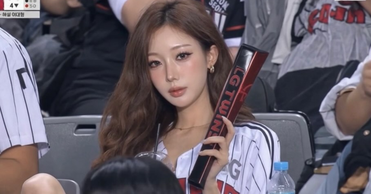 Bỗng dưng tất cả gái xinh đều đang đi xem bóng chày Hàn Quốc, nhan sắc siêu thực lọt cam thường nhà đài?