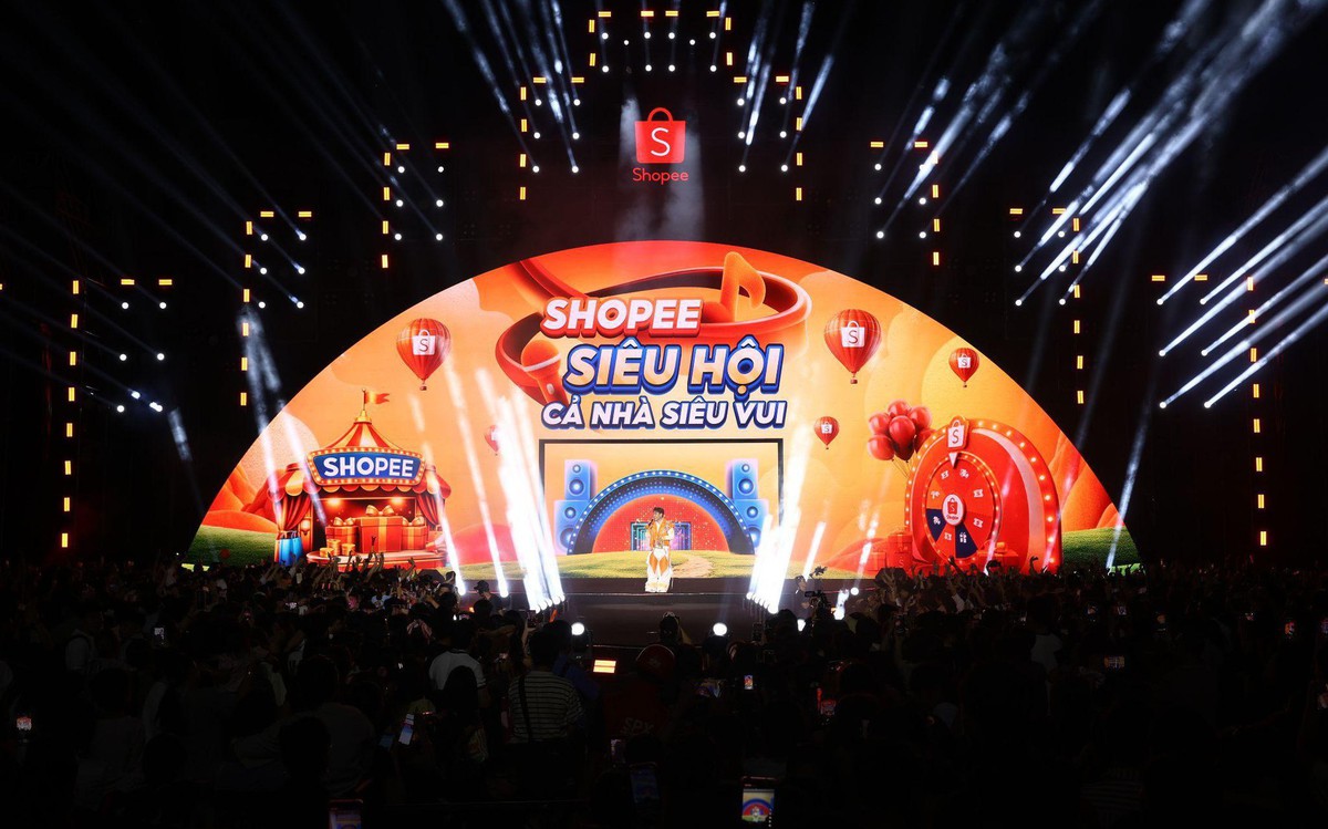 Shopee mang “siêu hội” đến khu công nghiệp: hàng nghìn công nhân “cháy” hết mình