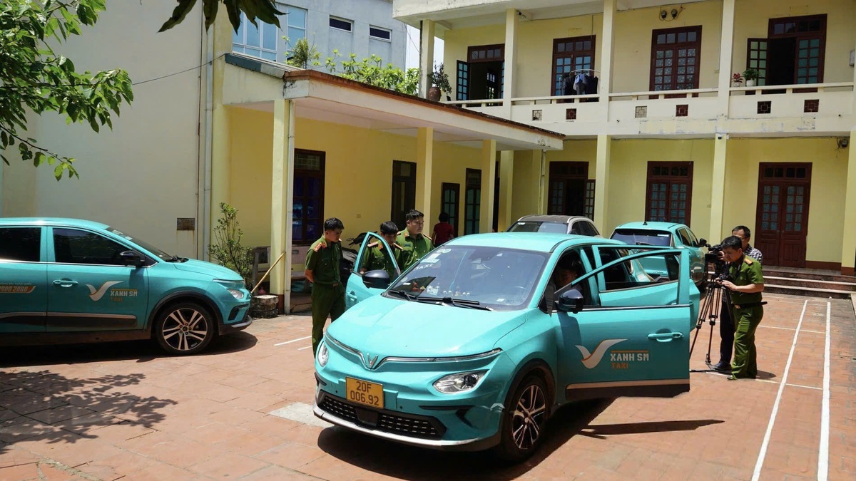 Bắt 4 tài xế taxi dùng thiết bị phá sóng vô hiệu hoá "mắt thần" để gian lận cước
