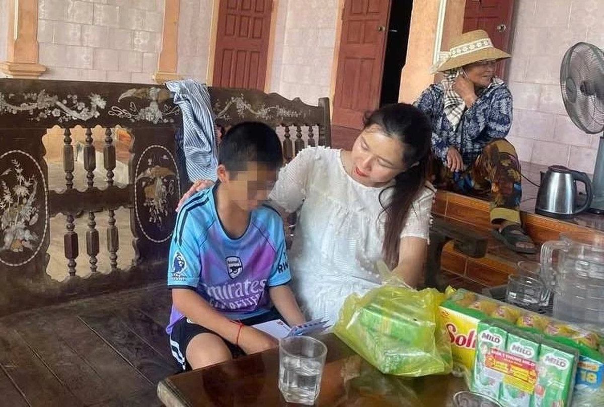 Trẻ lớp 6 nghi bị mẹ kế và bố bạo hành: "Cháu rửa bát, quét nhà không sạch nên bị đánh"