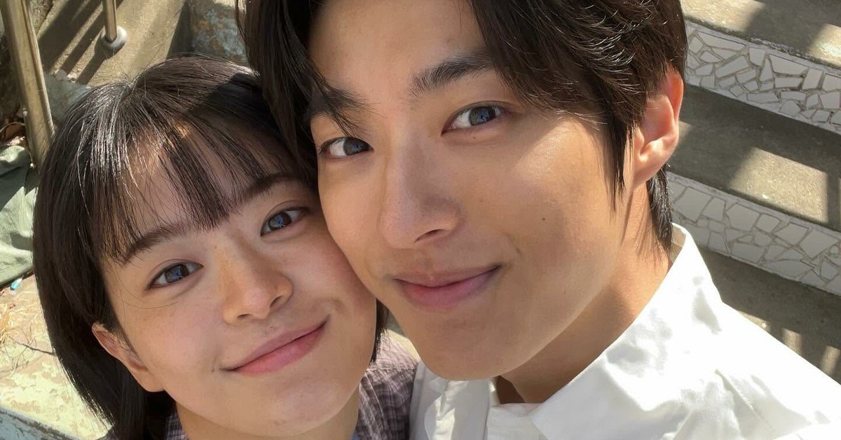 Cặp đôi phim giả tình thật ngầm công khai khiến ai cũng sốc: Nhà gái đẹp như Song Hye Kyo đang viral khắp toàn cầu