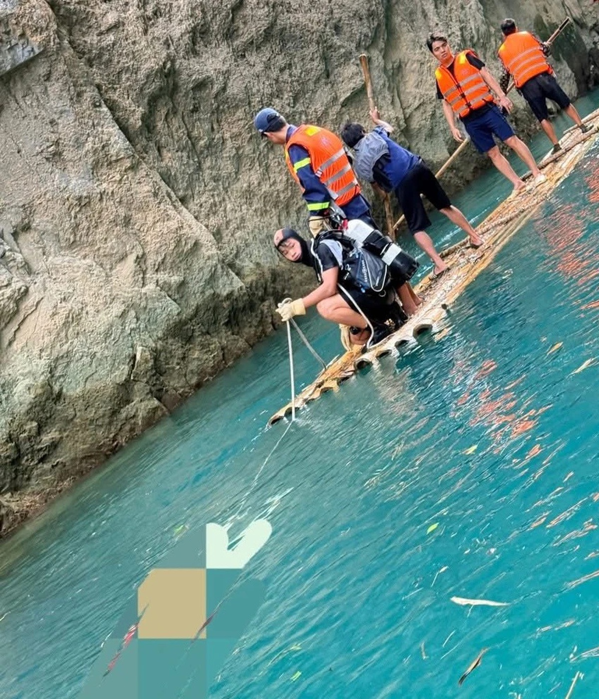 Nam sinh 17 tuổi 2 lần lao xuống nước xiết cứu bạn đuối nước rồi mất tích: Kết cục khiến ai cũng xót xa