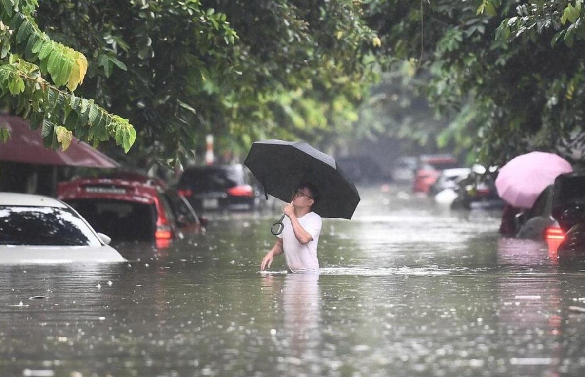 Dự báo thời tiết 18/5: Cả nước tiếp tục mưa lớn, đề phòng dông lốc và ngập lụt