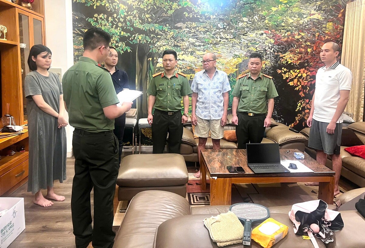 Triệt phá đường dây vận chuyển trái phép gần 90 tấn chất phóng xạ ra nước ngoài