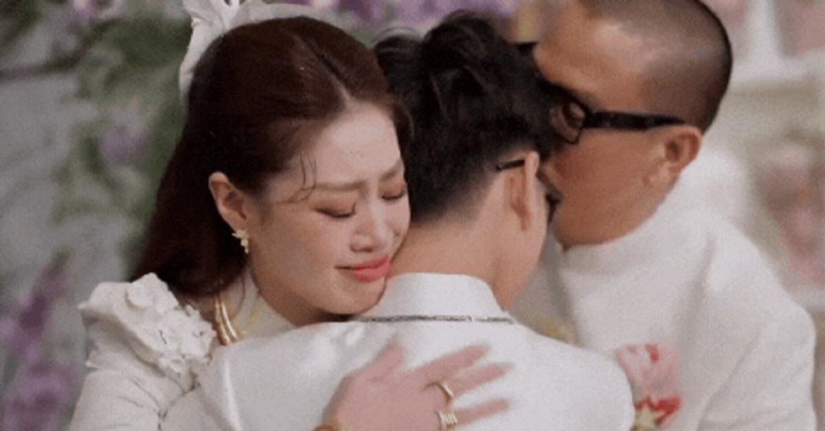 Mỹ nhân showbiz kết hôn với quản lý hơn 17 tuổi, tận hưởng cuộc sống sang trọng