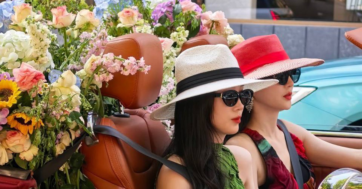 Tiểu thư Thượng Hải" lái xe cổ dạo phố, bị cảnh sát kiểm tra
