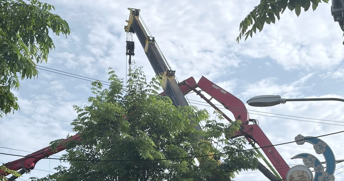 Cần bơm bê tông bất ngờ bị gãy làm chết 1 người