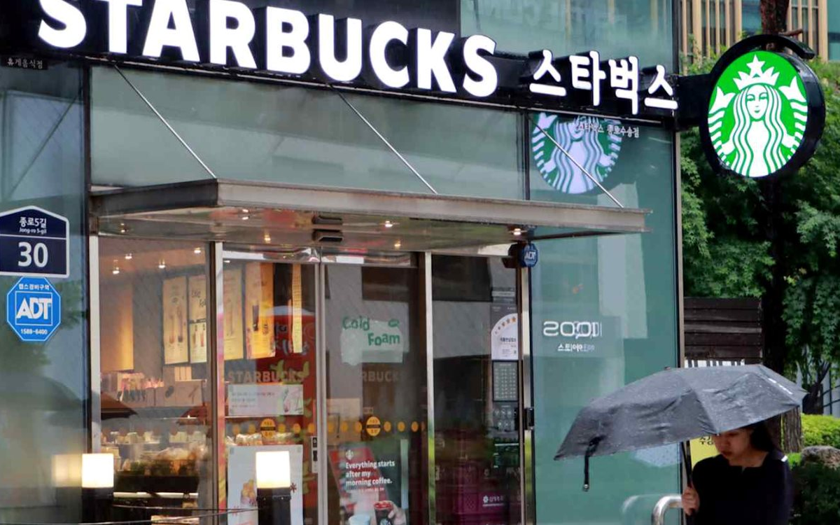 Nóng: Starbucks bị tẩy chay diện rộng, một CEO nhận án sa thải ngay lập tức