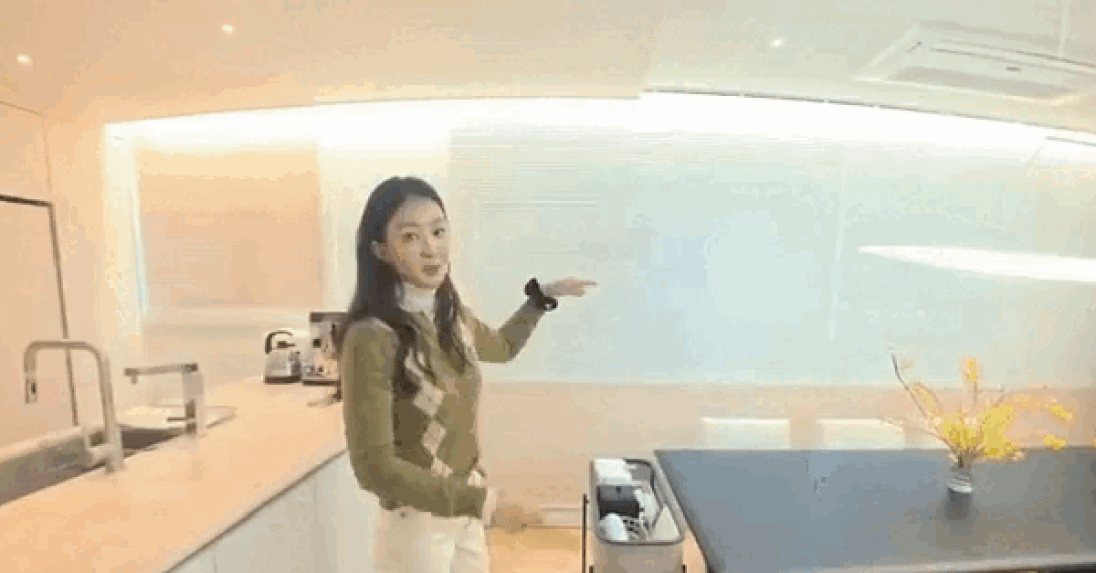 Mỹ nhân showbiz ly hôn, sống sang chảnh trong căn hộ cao cấp