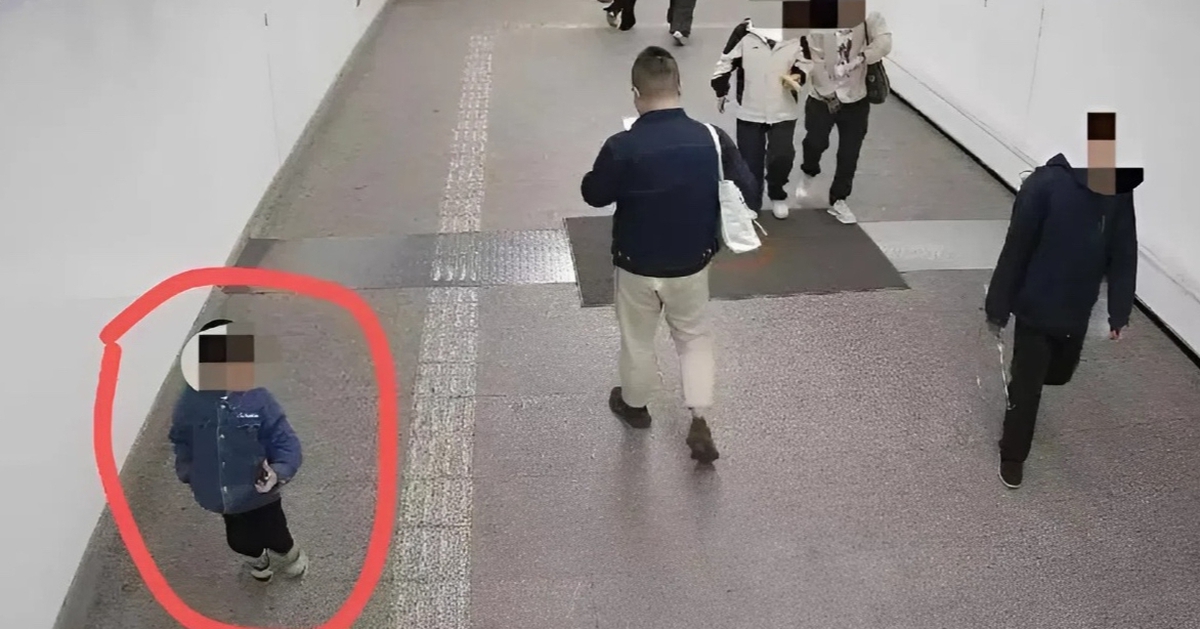 Bé trai 3 tuổi mất tích ở công viên, được tìm thấy tại sân bay cách 40km