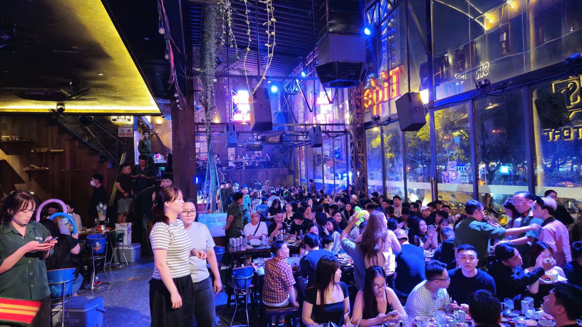 TP.HCM: Kiểm tra ma tuý gần 630 người tại quán beer club Đức Duy Food