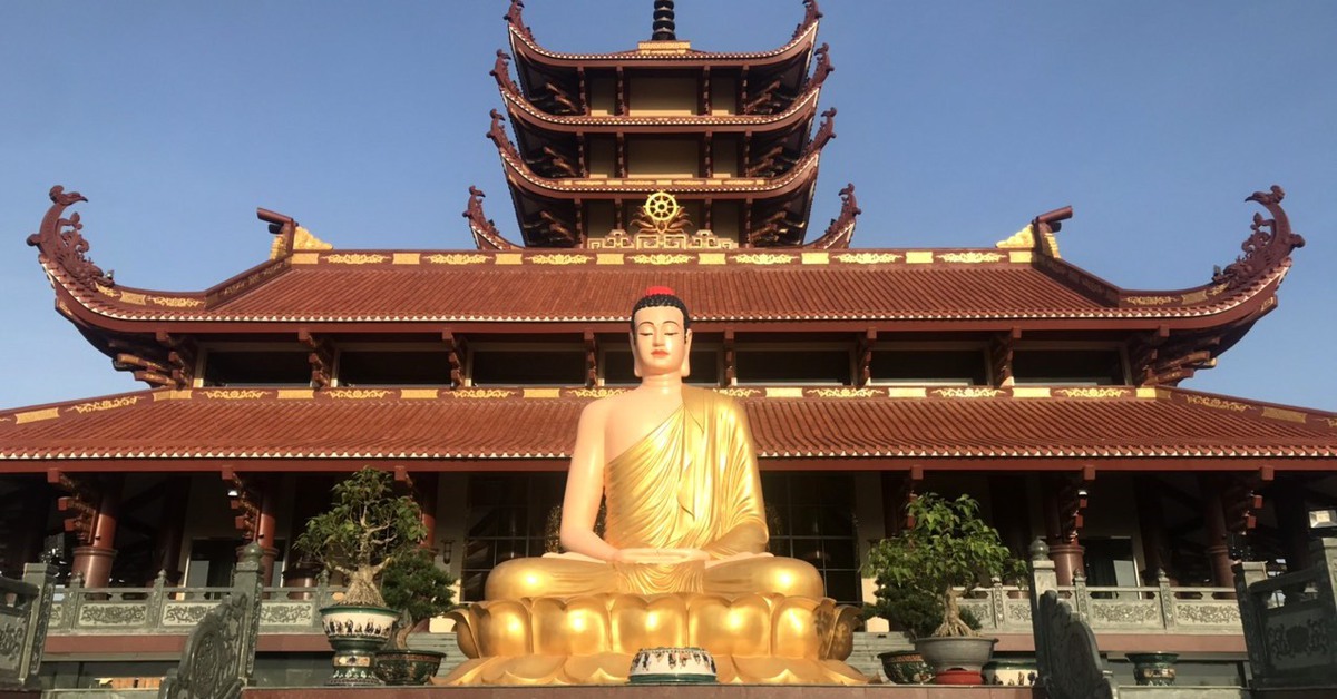 Ngôi chùa có pho tượng nặng 4 tấn, cao gần 5 mét vẫn sừng sững qua bom đạn