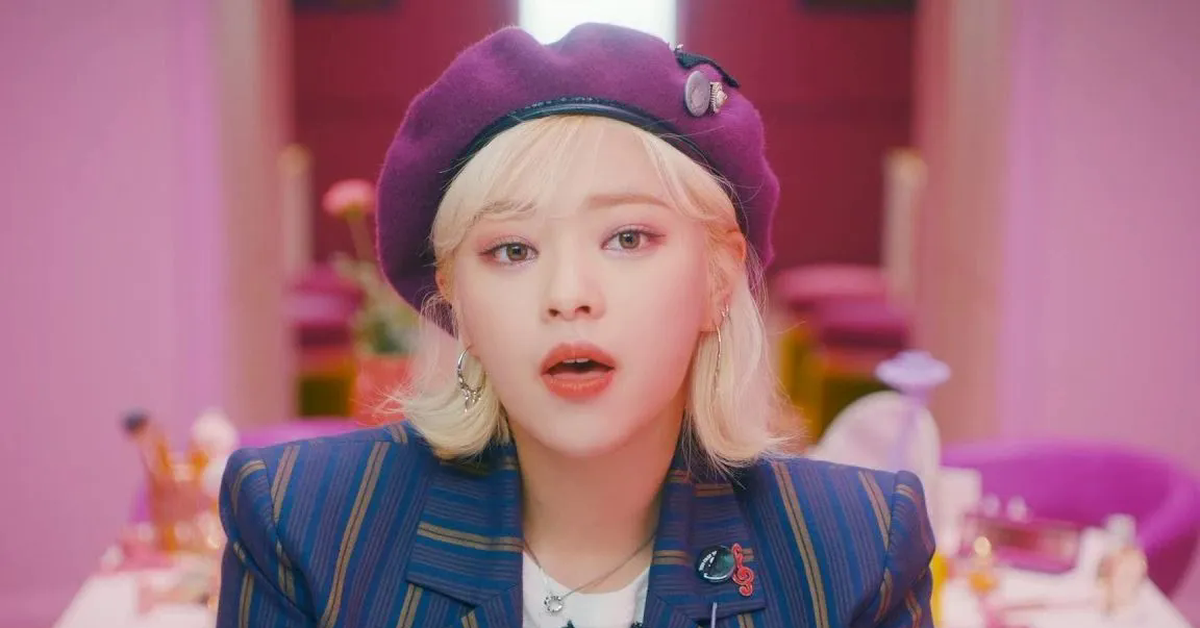 Jeongyeon gây chú ý với diện mạo khỏe khoắn trong chuyến lưu diễn của TWICE