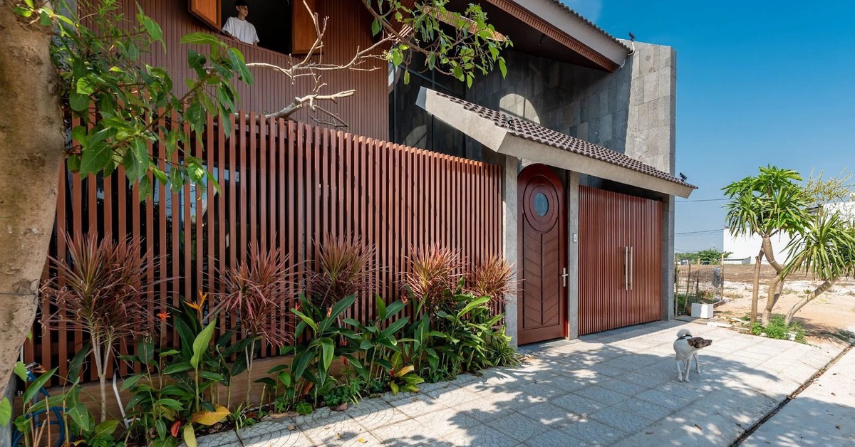 NSND [Tên nghệ sĩ] xây biệt thự ngoại ô, thiết kế như resort 5 sao