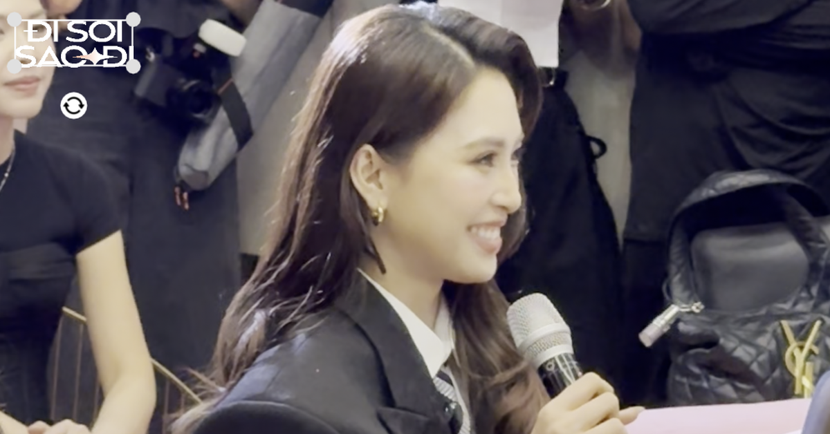 Cả sự kiện "nín thở" khi Tiểu Vy cầm mic phỏng vấn nhưng lần này thì khen!