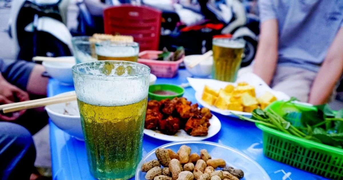 Quán bia phố cổ bị xử phạt 50 triệu đồng vì giấy chứng nhận an toàn thực phẩm hết hạn