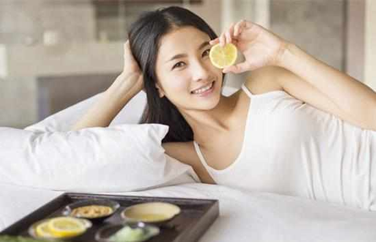 Phụ nữ sau 40 ăn gì để trẻ lâu? Bí quyết làm chậm lão hóa không phải ai cũng biết