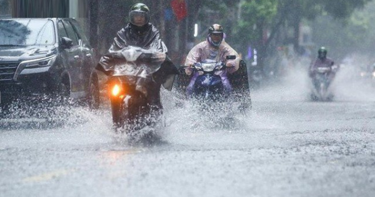 Miền Bắc liên tiếp đón không khí lạnh tràn về, nhiệt độ giảm nhanh, mưa dông sầm sập