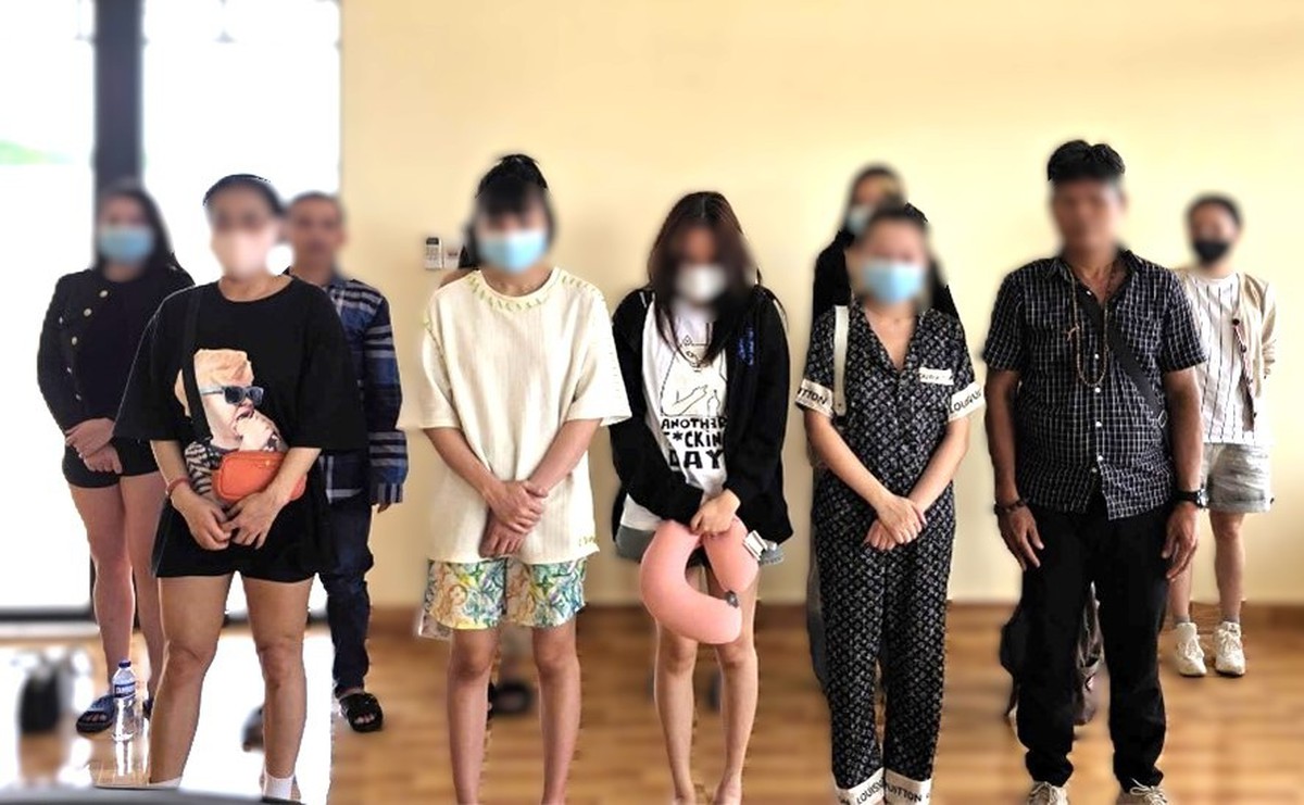 Tiếp nhận 18 công dân Việt Nam từ Campuchia trao trả, bàng hoàng lời kể từ "địa ngục" lừa đảo trực tuyến